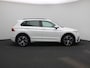 Volkswagen Tiguan 1.4 TSI eHybrid R-Line | 245 PK | SoH 83% | Automaat | Trekhaak | Panoramadak | 360 Camera | Stoelverwarming | Head-Up Display | Matrix LED | Stuurverwarming | Navigatie Pro | Digitale Cockpit Pro |