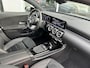 Mercedes-Benz A-klasse 180 AMG Line | Panoramadak | Stoelverwarming | Sfeerverlichting