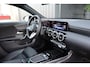 Mercedes-Benz A-klasse 180 Business Line|Automaat|Navi|LED|Camera|Leder|Verwarmbare stoelen|Donkere hemel|17inch.
