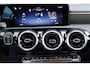 Mercedes-Benz A-klasse 180 Business Line|Automaat|Navi|LED|Camera|Leder|Verwarmbare stoelen|Donkere hemel|17inch.