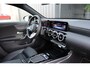 Mercedes-Benz A-klasse 180 Business Line|Automaat|Navi|LED|Camera|Leder|Verwarmbare stoelen|Donkere hemel|17inch.