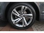 Volkswagen Tiguan 1.5 TSI 150PK R-Line Business+ | LED MATRIX KOPLAMPEN (IQ LIGHT) | NAVIGATIE | R-LINE INTERIEUR/EXTERIEUR | VERWARMBARE VOORSTOELEN | BEKLEDING LEDER VIENNA | AKOESTISCH GLAS GETINT | KEYLESS ACCESS/START | ELEKTRISCH BEDIENABRE ACHTERKLEP | DAKSPOILER R-LINE | APPLE CARPLAY/ANDROID AUTO | DAB+ RADIO | DRAADLOZE TELEFOONLADER | DIGITAAL DASHBOARD | CLIMA CONTROL VOOR EN ACHTERIN |
