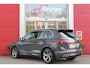 Volkswagen Tiguan 1.5 TSI 150PK R-Line Business+ | LED MATRIX KOPLAMPEN (IQ LIGHT) | NAVIGATIE | R-LINE INTERIEUR/EXTERIEUR | VERWARMBARE VOORSTOELEN | BEKLEDING LEDER VIENNA | AKOESTISCH GLAS GETINT | KEYLESS ACCESS/START | ELEKTRISCH BEDIENABRE ACHTERKLEP | DAKSPOILER R-LINE | APPLE CARPLAY/ANDROID AUTO | DAB+ RADIO | DRAADLOZE TELEFOONLADER | DIGITAAL DASHBOARD | CLIMA CONTROL VOOR EN ACHTERIN |