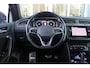 Volkswagen Tiguan 1.5 TSI 150PK R-Line Business+ | LED MATRIX KOPLAMPEN (IQ LIGHT) | NAVIGATIE | R-LINE INTERIEUR/EXTERIEUR | VERWARMBARE VOORSTOELEN | BEKLEDING LEDER VIENNA | AKOESTISCH GLAS GETINT | KEYLESS ACCESS/START | ELEKTRISCH BEDIENABRE ACHTERKLEP | DAKSPOILER R-LINE | APPLE CARPLAY/ANDROID AUTO | DAB+ RADIO | DRAADLOZE TELEFOONLADER | DIGITAAL DASHBOARD | CLIMA CONTROL VOOR EN ACHTERIN |