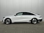 Hyundai Ioniq 6 Lounge 77.4 kWh / SOH 100% / Origineel NL Auto / 02-2030 Fabrieksgarantie / Stoel-, Stuur en Achterbankverwarming / Elektrische Stoelen / Stoelgeheugen / 360 Camera / Warmtepomp / Dodehoek Camera / HUD Display / Full Option /