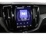 Volvo XC60 T6 Plug-in hybrid Plus Black Edition | Panoramadak | Trekhaak | 360° Camera | ACC | Stoel+Stuurverwarming