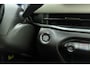 Fiat 600 1.2 Hybrid La Prima | Camera | Lederen bekleding | Stoelverwarming | 18'' lichtmetalen velgen | Elektrische achterklep | LED verlichting | Keyless