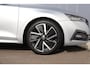 Skoda Octavia Combi 1.0 e-TSI Sport Business Automaat Sportstoelen 17 inch LMV Navigatie Clima Adaptive Cruise Sfeerverlichting