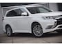 Mitsubishi Outlander 2.4 PHEV Pure+ Leer / Trekhaak / Side skirts