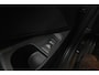 BMW 3-Serie Touring 318i High Executive Edition (PANORAMADAK, TREKHAAK, STOELVERWARMING, CAMERA, NAVIGATIE, PARKEERSENSOREN)