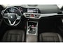 BMW 3-Serie Touring 318i High Executive Edition (PANORAMADAK, TREKHAAK, STOELVERWARMING, CAMERA, NAVIGATIE, PARKEERSENSOREN)