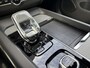 Volvo XC60 2.0 T6 Plug-in Hybrid AWD Plus Dark | PHEV | Long Range | Panoramadak | Sportstoelen | Verwarmde Voorruit | LED Koplampen Adaptief | Harman Kardon Audio | Navigatie | Keyless Entry | Elektrische Verstelbare Voorstoelen