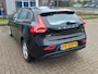 Volvo V40 2.0 T2 Summum | Navigatie | Stoelverwarming | Parkeersensoren Achter | Keyless | Verwarmde Voorruit |