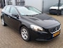 Volvo V40 2.0 T2 Summum | Navigatie | Stoelverwarming | Parkeersensoren Achter | Keyless | Verwarmde Voorruit |