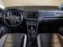 Volkswagen T-Roc 1.5 TSI Style / 150pk / Lederen bekleding / Airco / Achteruitrijcamera / Stoelverwarming / Cruise