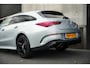 Mercedes-Benz CLA Shooting Brake 250 e 218 pk AMG Line / Pano-Dak/ Distronic/ AMG-line/Keyless/ Widescreen/ Stoel/Stuur.verw/ Head-Up/ Sfeerverl./  19''LMV