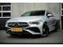 Mercedes-Benz CLA Shooting Brake 250 e 218 pk AMG Line / Pano-Dak/ Distronic/ AMG-line/Keyless/ Widescreen/ Stoel/Stuur.verw/ Head-Up/ Sfeerverl./ 19''LMV