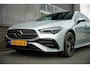 Mercedes-Benz CLA Shooting Brake 250 e 218 pk AMG Line / Pano-Dak/ Distronic/ AMG-line/Keyless/ Widescreen/ Stoel/Stuur.verw/ Head-Up/ Sfeerverl./  19''LMV