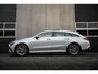 Mercedes-Benz CLA Shooting Brake 250 e 218 pk AMG Line / Pano-Dak/ Distronic/ AMG-line/Keyless/ Widescreen/ Stoel/Stuur.verw/ Head-Up/ Sfeerverl./  19''LMV