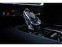 Volvo V60 2.0 T6 Plug-in hybrid AWD Ultra Dark | Elektrisch glazen panorama-dak | Elektrisch verstelbare bestuurders- en bijrijdersstoel met geheugen | Dodehoek detectie met correctie | Pilot assist & adaptieve cruise control | Rondomzicht camera | Head-up display | Extra getint glas | Nappa lederen/ Open grid textiel bekleding | Google services | Apple Carplay & Android Auto | Voorstoelen & stuurwiel verwarmd | Keyless Entry & Drive |