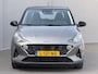 Hyundai i10 1.0 Comfort Smart / Navigatie Apple Carplay & Android Auto / Dealer Onderhouden / Stoel Verwarming / Stuurwiel Verwarming / Airco / Elektr. Ramen / DAB / Two Tone /