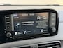 Hyundai i10 1.0 Comfort Smart / Navigatie Apple Carplay & Android Auto / Dealer Onderhouden / Stoel Verwarming / Stuurwiel Verwarming / Airco / Elektr. Ramen / DAB / Two Tone /