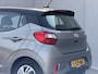 Hyundai i10 1.0 Comfort Smart / Navigatie Apple Carplay & Android Auto / Dealer Onderhouden / Stoel Verwarming / Stuurwiel Verwarming / Airco / Elektr. Ramen / DAB / Two Tone /