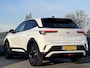 Opel Mokka-e Electric Business Edition 54 kWh 156pk | LONG RANGE! | CAMERA| STUURVERWARMING | NAVI PRO | PURE PANEL | ISOFIX |