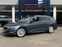 Skoda Octavia Combi 1.0 e-TSI Ambition / Automaat / Adaptieve Cruise-Control / Head-Up Display / Stuur-/Stoelverwarming / Trekhaak / LED / Keyless / Elektr.-Achterklep / Draadloze-Telefoonlader / Apple-Carplay & Android-Auto / Climate-Control / DAB Radio-Bluetooth / Navi / PDC V+A met Camera / 17'' LMV / All-Season / ENZ. /