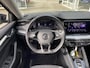 Skoda Octavia Combi 1.0 e-TSI Ambition / Automaat / Adaptieve Cruise-Control / Head-Up Display / Stuur-/Stoelverwarming / Trekhaak / LED / Keyless / Elektr.-Achterklep / Draadloze-Telefoonlader / Apple-Carplay & Android-Auto / Climate-Control / DAB Radio-Bluetooth / Navi / PDC V+A met Camera / 17'' LMV / All-Season / ENZ. /