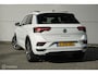 Volkswagen T-Roc 1.5 TSI Sport Business R | Virtual cockpit | Two tone interior | Stoel en stuurwielverw. | DAB | ACC | LED | CarPlay | Flippers | 150PK