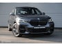 BMW X1 xDrive25e High Executive | M-Sport | LED | HUD | Trekhaak | PHEV | Miniral Grau | Stoelverw.