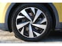 Volkswagen ID.4 First 77 kWh | LED | Camera | Trekhaak | CarPlay | Stoel en stuurwielverw. | Lage km | Rijklaar | Nieuwstaat