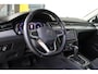 Volkswagen Passat 1.5 TSI Business | Adaptieve cruise control | Climate control | Keyless start | Apple carplay |