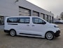 Peugeot e-Expert Combi L3 75 kWh 136pk | 9-persoons | 17 inch stalen velg met design dop | Sidebars | Trekhaak | van €63.276 voor €49.225 incl. BTW | Taxi ombouw mogelijk