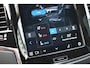 Volvo XC90 T8 Plug-in hybrid AWD Ultra Dark | Verwarmde, Geventileerde en Masserende Voorstoelen | Luchtvering | Panoramisch Schuif-/Kanteldak | Semi-Elektrische Trekhaak | 360º Camera | Gelamineerd en Getint Glas Achter| Bowers & Wilkins |