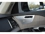 Volvo XC90 T8 Plug-in hybrid AWD Ultra Dark | Verwarmde, Geventileerde en Masserende Voorstoelen | Luchtvering | Panoramisch Schuif-/Kanteldak | Semi-Elektrische Trekhaak | 360º Camera | Gelamineerd en Getint Glas Achter| Bowers & Wilkins |