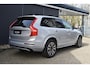 Volvo XC90 T8 Plug-in hybrid AWD Ultra Dark | Verwarmde, Geventileerde en Masserende Voorstoelen | Luchtvering | Panoramisch Schuif-/Kanteldak | Semi-Elektrische Trekhaak | 360º Camera | Gelamineerd en Getint Glas Achter| Bowers & Wilkins |