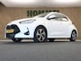 Toyota Yaris 1.5 Hybrid 115 Dynamic - CLIMATE CONTROL - VOORSTOELEN VERWARMD - STUURVERWARMING - DODEHOEKDETECTIE - ACHTERUITRIJCAMERA - PARKEERSENSOREN VOOR EN ACHTER - APPLE CARPLAY/ANDROID AUTO - DRAADLOZE TELEFOONLADER