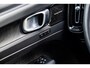 Volvo XC40 1.5 T4 Plug-in Hybrid Plus Dark | PHEV | Achteruitrijcamera | Navigatie | Lichtmetalen Velgen 19 inch | Keyless Entry | Harman Kardon Audio | Stoelverwarming | Parkeersensoren