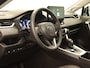 Toyota RAV4 2.5 Hybrid AWD ADVENTURE - ORIGINEEL NEDERLANDSE AUTO - NAVIGATIE - PANORAMADAK - DEELS LEDEREN BEKLEDING - ELEKTRISCH VERSTELBARE BESTUURDERSSTOEL - ELEKTRISCHE ACHTERKLEP - CAMERA - PARKEERSENSOREN VOOR/ ACHTER - JBL AUDIO - DODEHOEK DETECTIE
