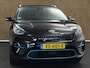Kia Niro EV e-Niro ExecutiveLine 64 kWh - ORIGINEEL NEDERLANDSE AUTO - AFNEEMBARE TREKHAAK - 750KG TREKGEWICHT - STOELVERWARMING & VENTILATIE VOOR - STUURVERWARMING - ACHTERBANK VERWARMD - APPLE CARPLAY/ANDROID AUTO