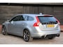 Volvo V60 1.6 T3 R-Design Navigatie/Parkeersensor/18"inch lmv/Apk 04-2027
