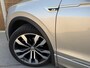 Volkswagen Tiguan 1.4 TSI R-line Automaat | Panoramdak | Leren bekleding | Stoelverwarming | 360 graden camera | Trekhaak uitklapbaar | LED koplampen adaptief | Keyless entry&start | Parkeersensoren voor en achter