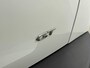 Peugeot e-2008 EV GT 50 kWh | SOH 99,5 % | Stoelverwarming | Panoramisch schuif kantelraam | Alcantara interieur | 18 inch lichtmetalen velgen |
