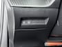 Peugeot e-2008 EV GT 50 kWh | Stoelverwarming | Panoramisch schuif kantelraam | Alcantara interieur |