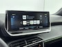 Peugeot e-2008 EV GT 50 kWh | SOH 99,5 % | Stoelverwarming | Panoramisch schuif kantelraam | Alcantara interieur | 18 inch lichtmetalen velgen |