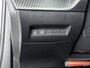 Peugeot e-2008 EV GT 50 kWh | SOH 99,5 % | Stoelverwarming | Panoramisch schuif kantelraam | Alcantara interieur | 18 inch lichtmetalen velgen |