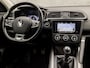Renault Kadjar 1.3 TCe Intens Sport (APPLE CARPLAY, NAVIGATIE, CLIMATE, CAMERA, LEDER, KEYLESS, SPORTSTOELEN, GETINT GLAS, TREKHAAK, CRUISE, NIEUWSTAAT)