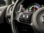 Volkswagen Golf 1.4 TSI GTE Sport 204Pk Automaat (APPLE CARPLAY, NAVIGATIE, CLIMATE, PARKEERSENSOREN, SPORTSTOELEN, GETINT GLAS, TREKHAAK, NIEUWE APK, NIEUWSTAAT)